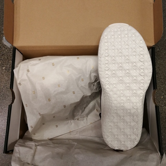 New Jordan Flight Luxe Shoes - Picture 5 of 5